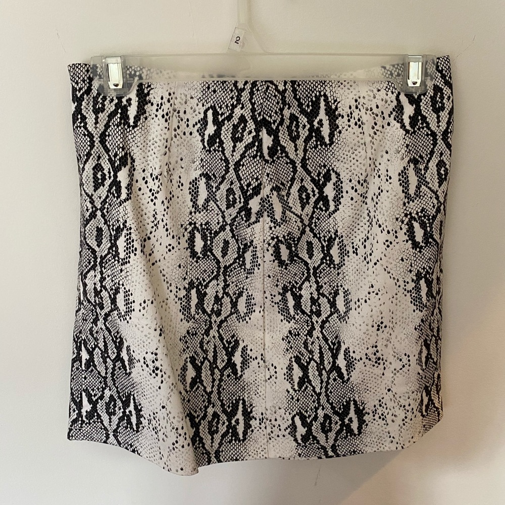 NWT snakeskin skirt